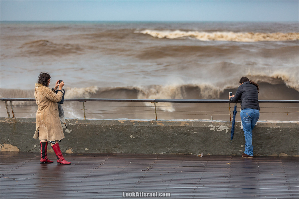 Человек фотографирующий | Тель-Авив Яффо | LookAtIsrael.com - Фото путешествия по Израилю