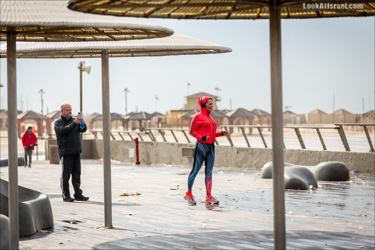 Человек фотографирующий | Тель-Авив Яффо | LookAtIsrael.com - Фото путешествия по Израилю