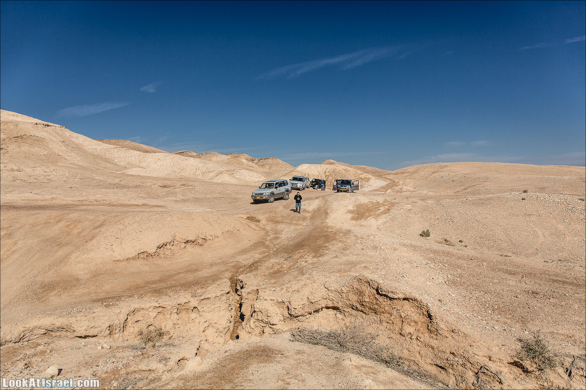 Весь Мацок ha-Этеким на джипах | מצוק העתקים טיול ג׳יפים | LookAtIsrael.com - Фото путешествия по Израилю