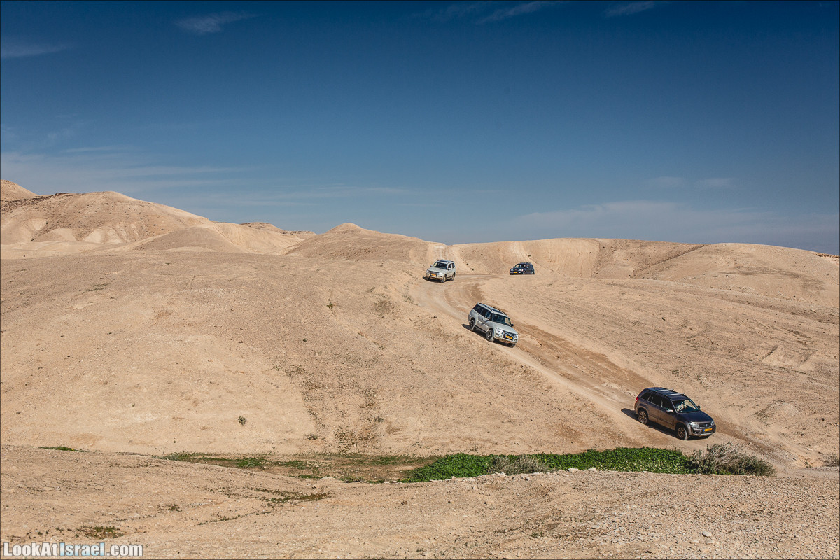 Весь Мацок ha-Этеким на джипах | מצוק העתקים טיול ג׳יפים | LookAtIsrael.com - Фото путешествия по Израилю