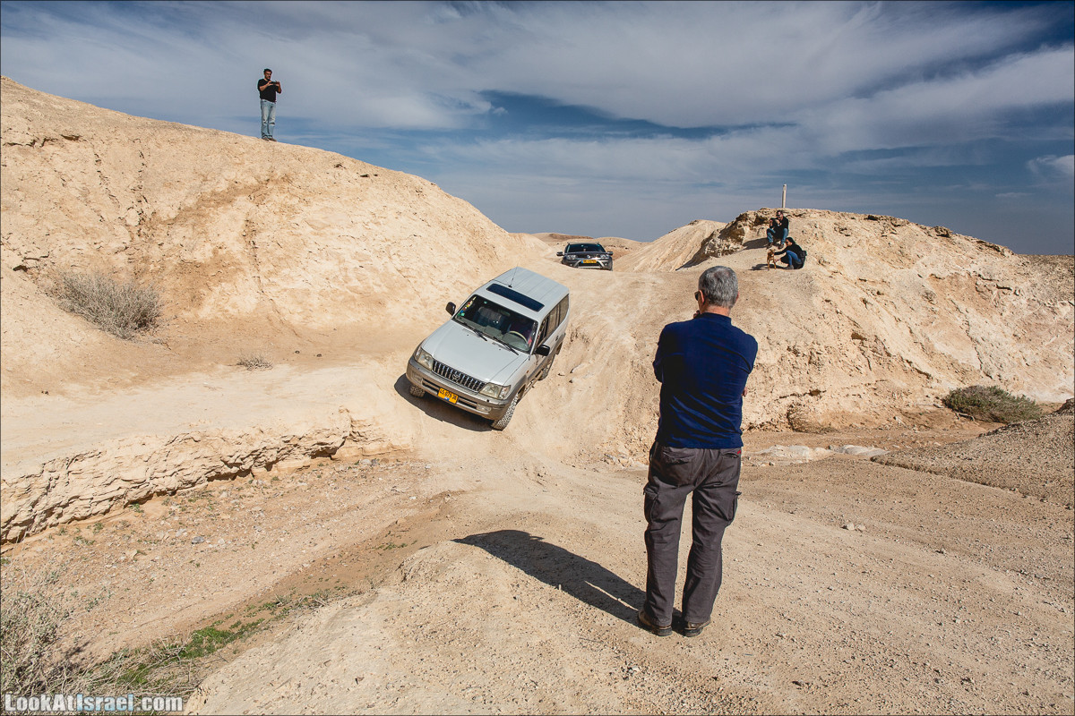 Весь Мацок ha-Этеким на джипах | מצוק העתקים טיול ג׳יפים | LookAtIsrael.com - Фото путешествия по Израилю