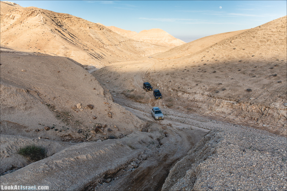 Весь Мацок ha-Этеким на джипах | מצוק העתקים טיול ג׳יפים | LookAtIsrael.com - Фото путешествия по Израилю