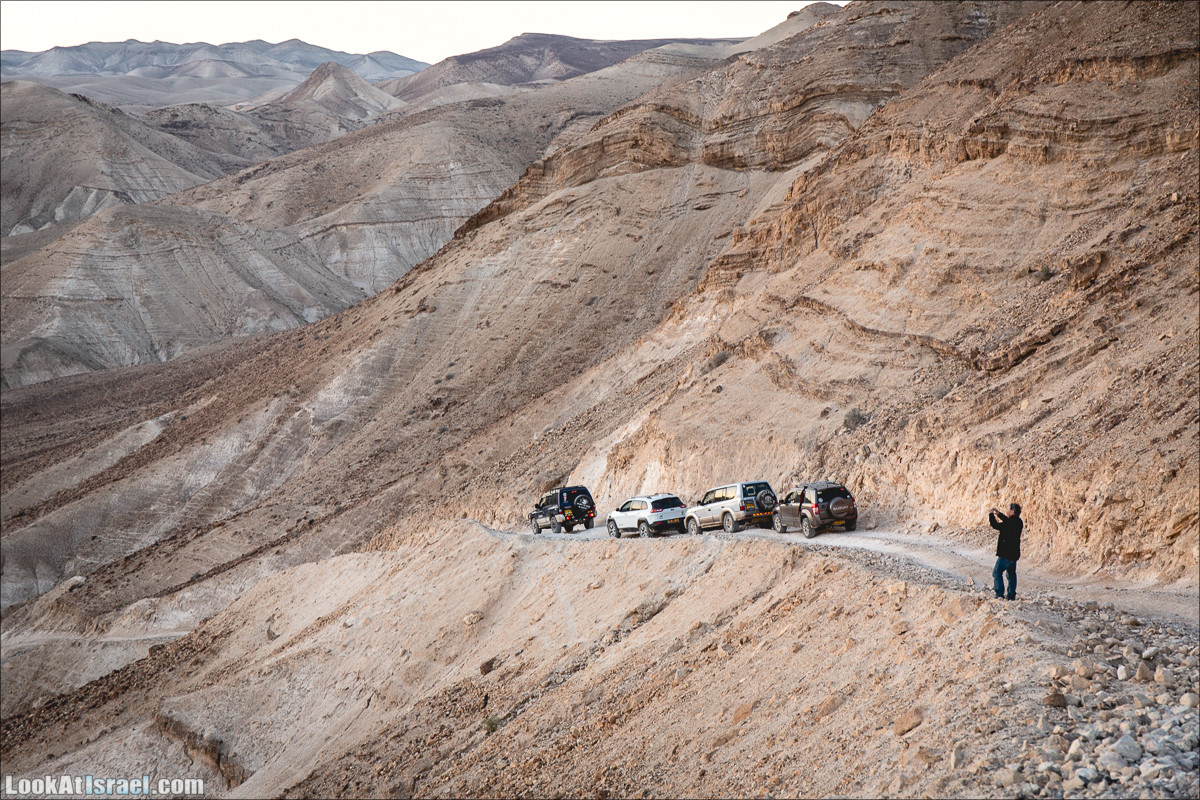 Весь Мацок ha-Этеким на джипах | מצוק העתקים טיול ג׳יפים | LookAtIsrael.com - Фото путешествия по Израилю