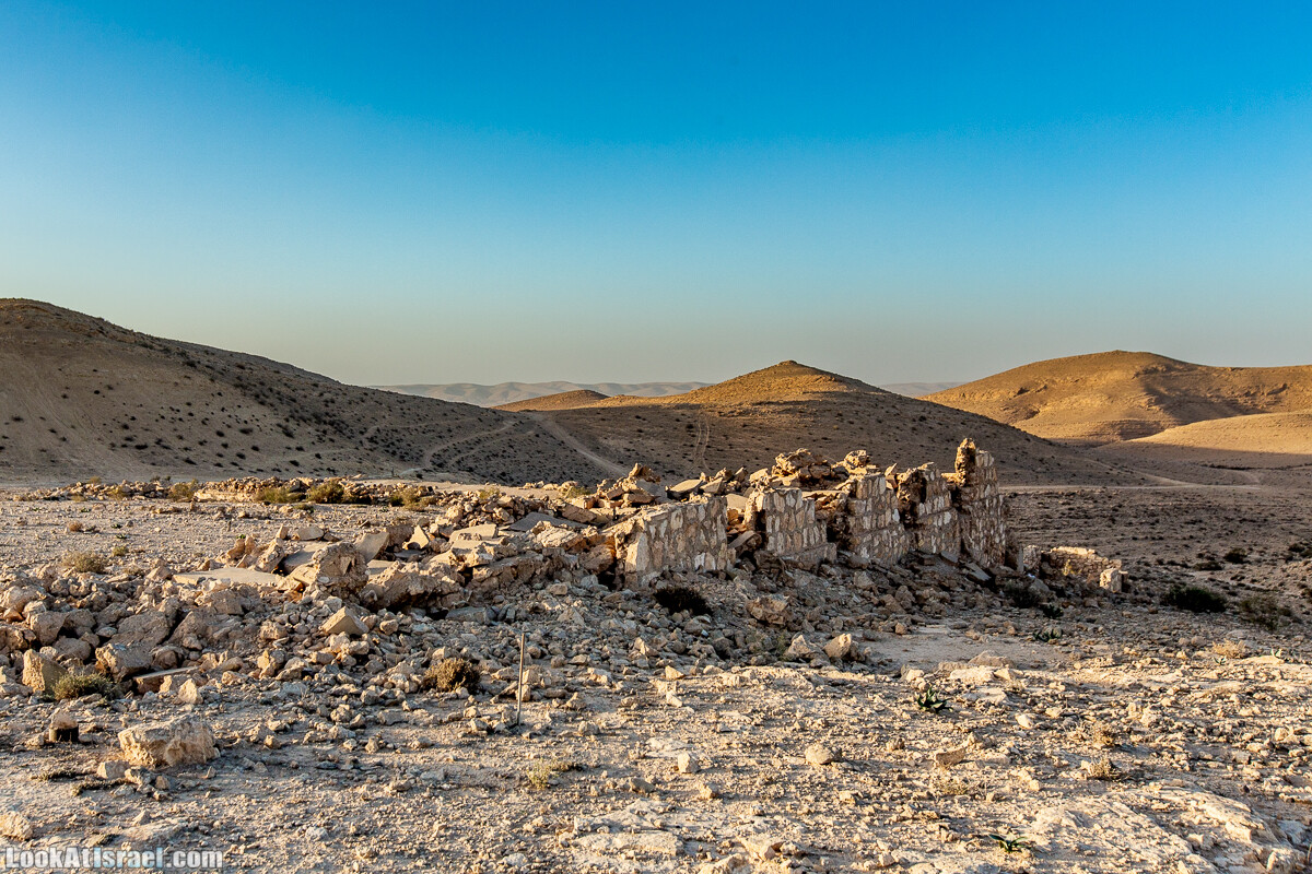 Махтеш Гадоль (Большой кратер) поход и аэро-фото съёмка | Makhtesh gadol (Large crater) | המכתש הכגדול | LookAtIsrael.com - Фото путешествия по Израилю