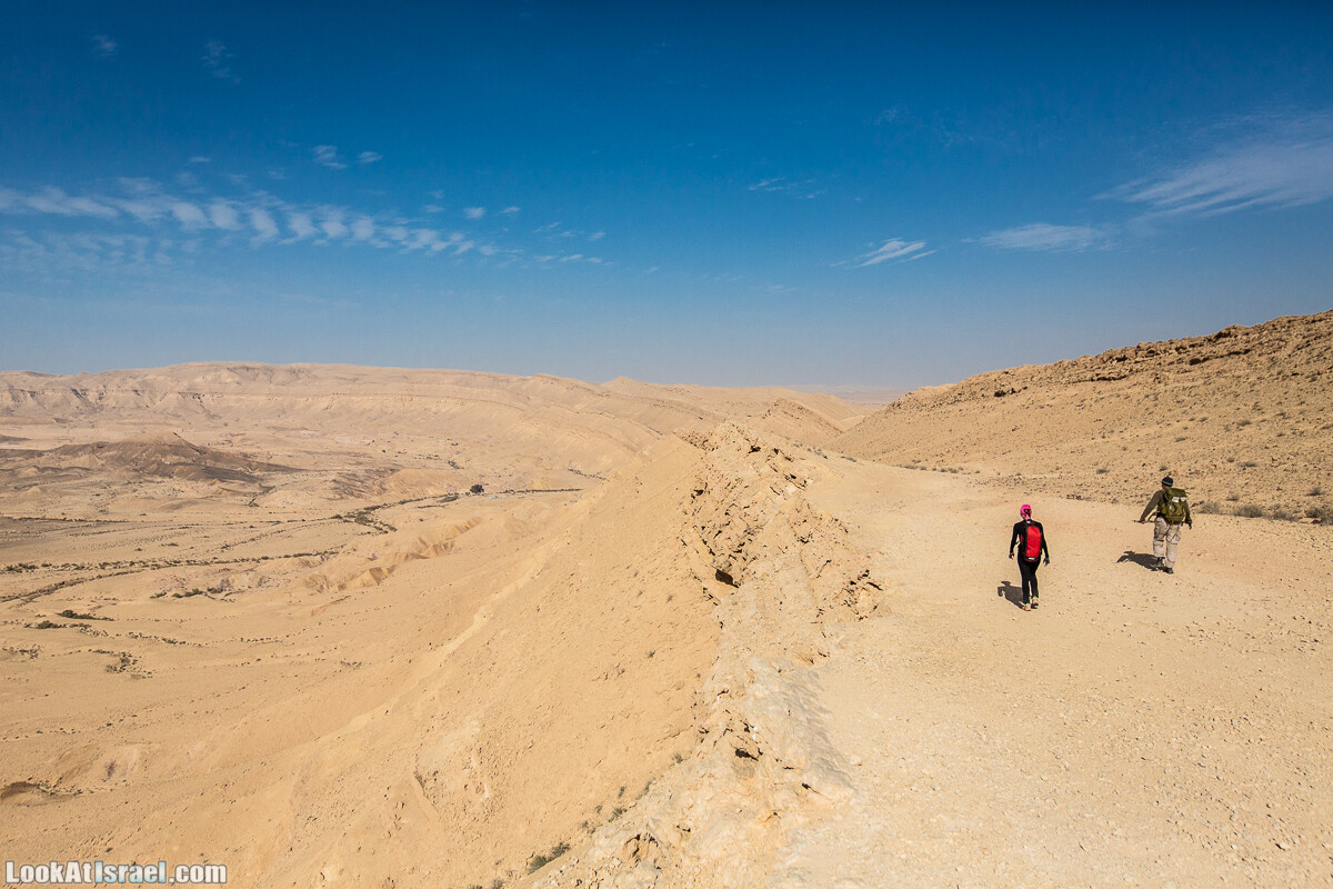 Махтеш Гадоль (Большой кратер) поход и аэро-фото съёмка | Makhtesh gadol (Large crater) | המכתש הכגדול | LookAtIsrael.com - Фото путешествия по Израилю