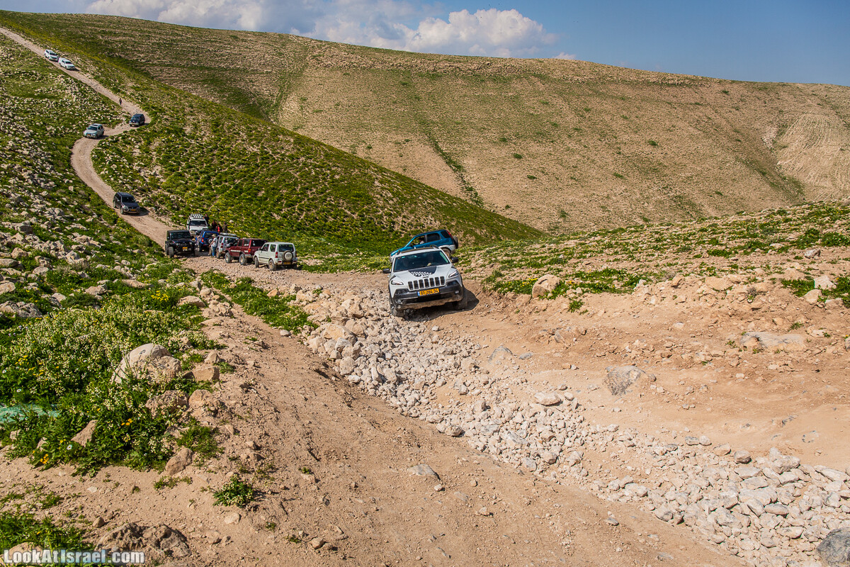 Путешествие по Иудейской пустыне на джипах к горе Сартаба | LookAtIsrael.com - Фото путешествия по Израилю