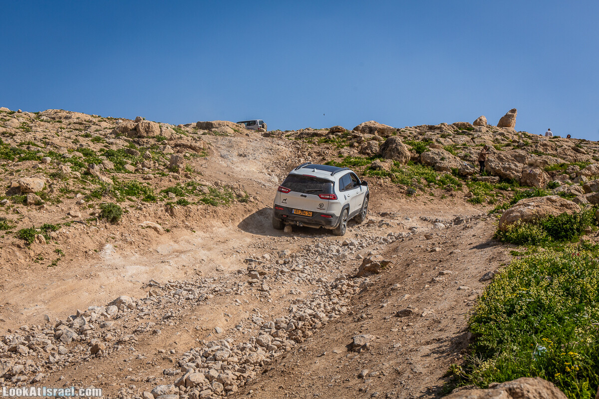 Путешествие по Иудейской пустыне на джипах к горе Сартаба | LookAtIsrael.com - Фото путешествия по Израилю