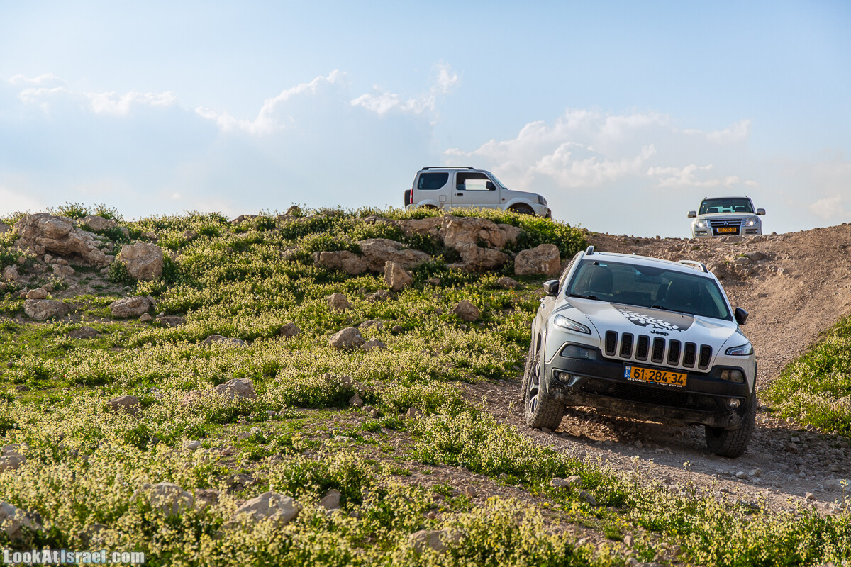 Путешествие по Иудейской пустыне на джипах к горе Сартаба | LookAtIsrael.com - Фото путешествия по Израилю