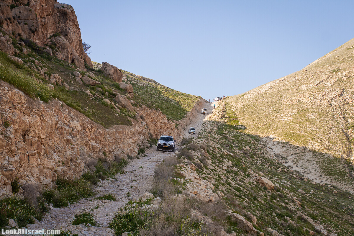Путешествие по Иудейской пустыне на джипах к горе Сартаба | LookAtIsrael.com - Фото путешествия по Израилю