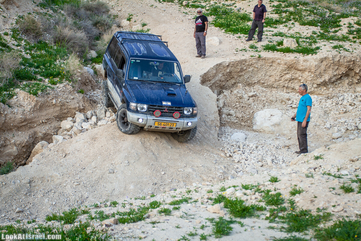 Путешествие по Иудейской пустыне на джипах к горе Сартаба | LookAtIsrael.com - Фото путешествия по Израилю