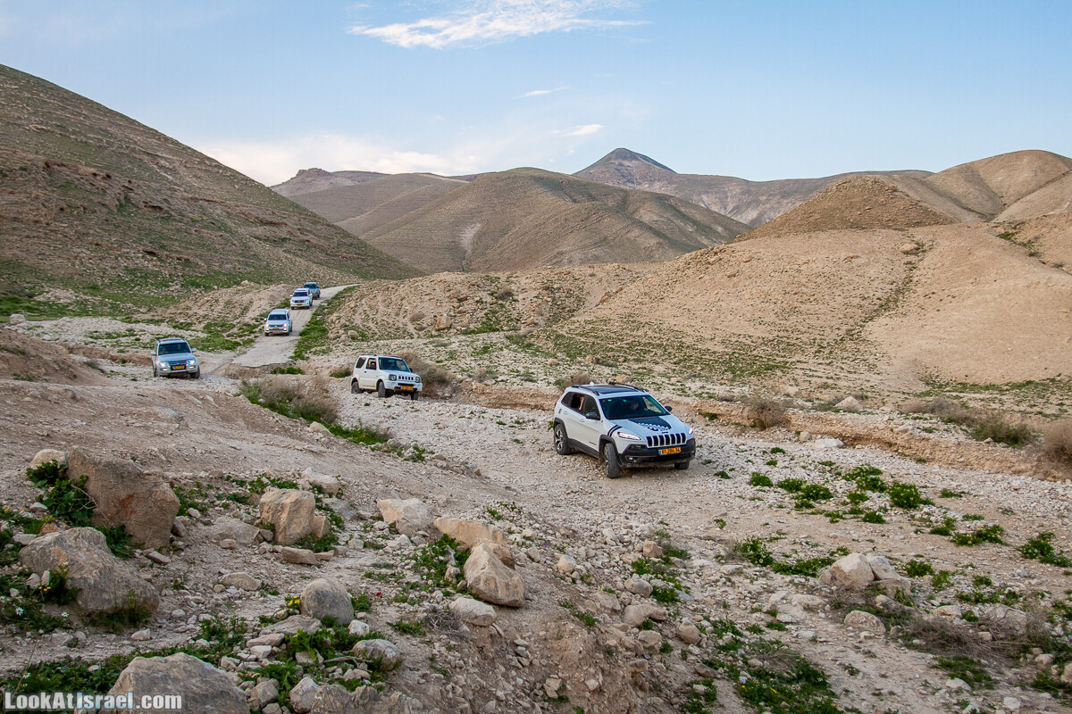 Путешествие по Иудейской пустыне на джипах к горе Сартаба | LookAtIsrael.com - Фото путешествия по Израилю