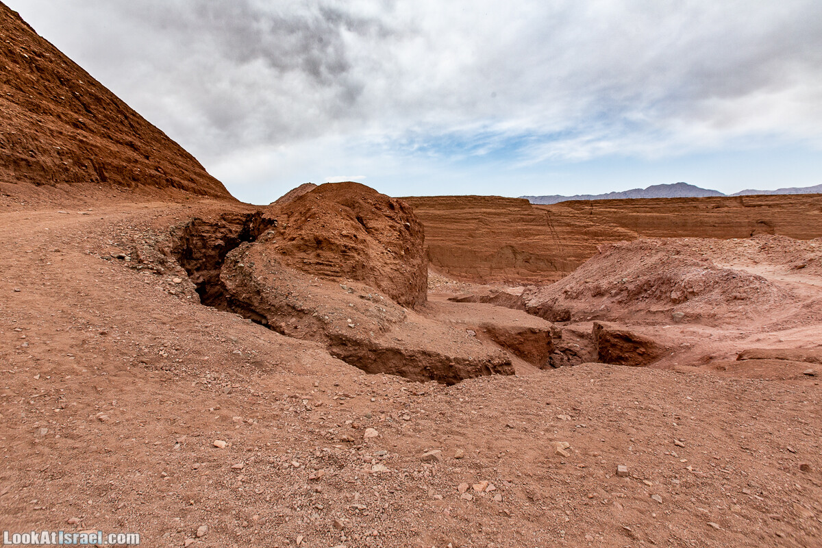 Интересные места в районе Эйлата - Дюна Элипаз, Исчезающее (скрытое) озеро, обзорная площадка Эврона, шахта, русла Соломона (Шломо) и Гишрон, вид на Синай | LookAtIsrael.com - Фото путешествия по Израилю