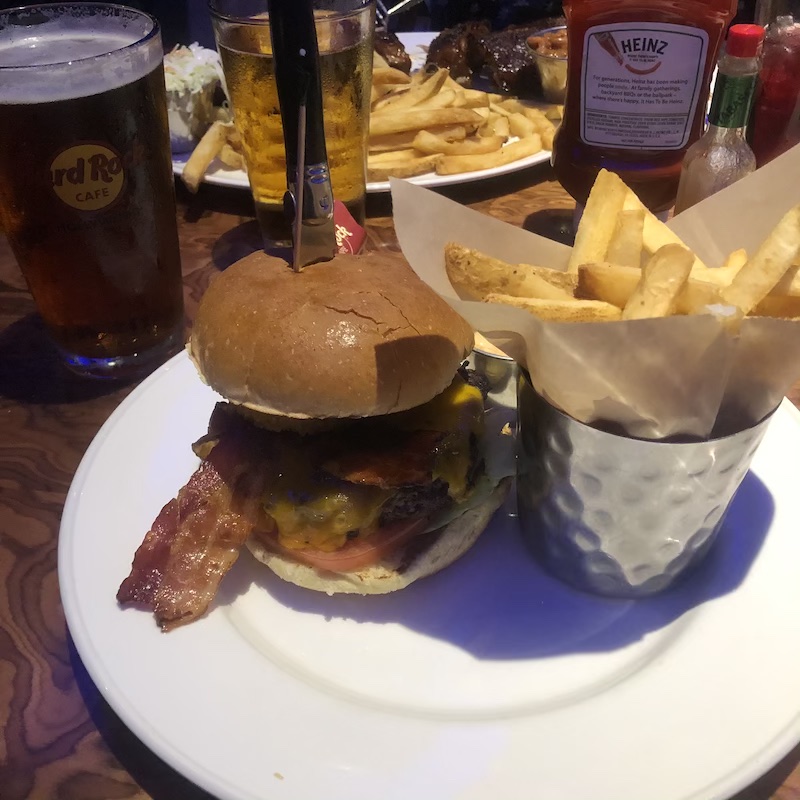 Hard Rock Cafe Hollywood | LookAtIsrael.com - Фото путешествия по Израилю