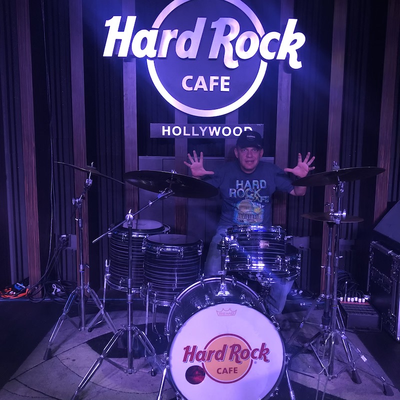 Hard Rock Cafe Hollywood | LookAtIsrael.com - Фото путешествия по Израилю