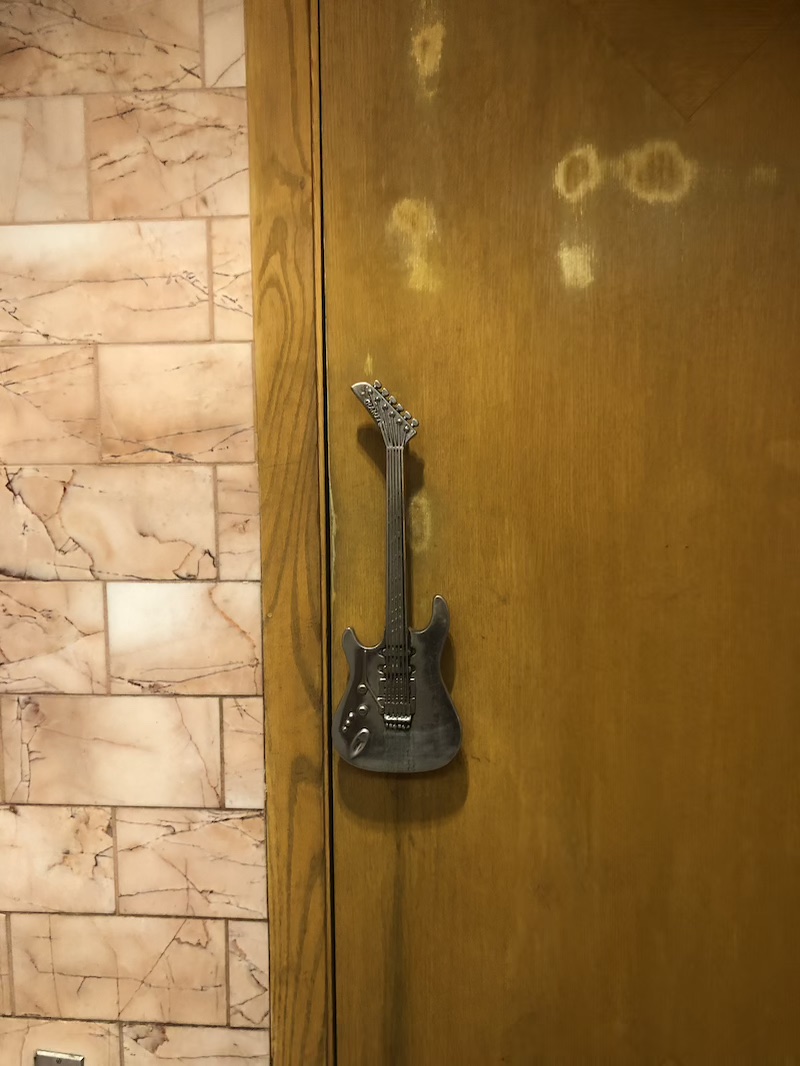 Hard Rock Cafe Universal Studios | LookAtIsrael.com - Фото путешествия по Израилю