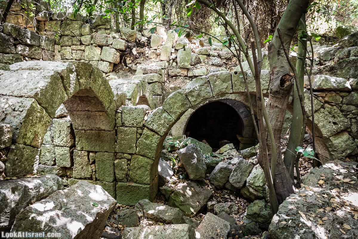 Хурват Цунам - Затерянный город в Галилее | חורבת צונם עיר אבודה בגליל | LookAtIsrael.com - Фото путешествия по Израилю