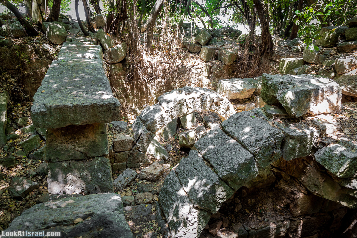 Хурват Цунам - Затерянный город в Галилее | חורבת צונם עיר אבודה בגליל | LookAtIsrael.com - Фото путешествия по Израилю