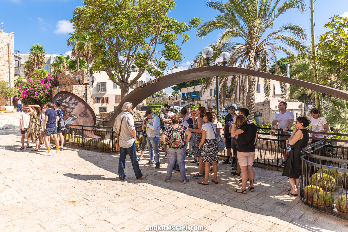 Ури Геллер - повелитель ложек и монет | LookAtIsrael.com - Фото путешествия по Израилю