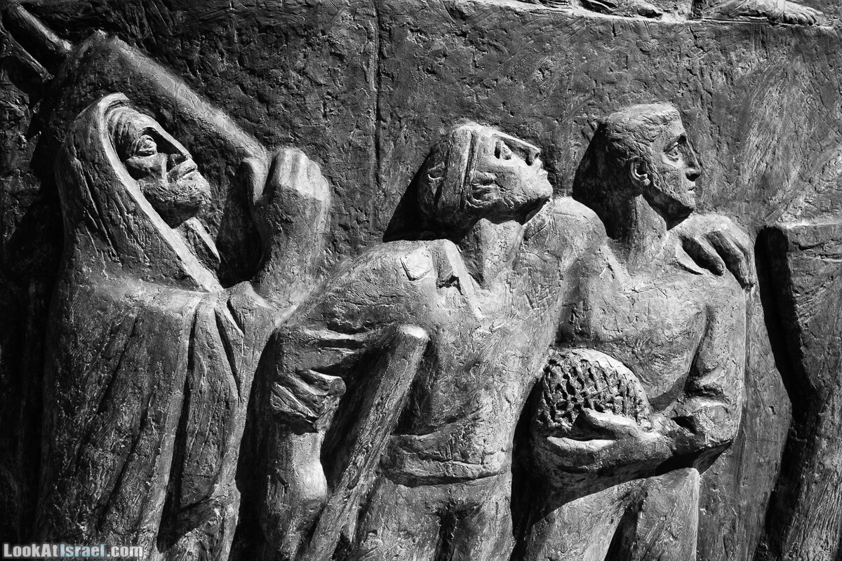 Монумент Свиток огня | Scroll of Fire | מגילות האש | LookAtIsrael.com - Фото путешествия по Израилю