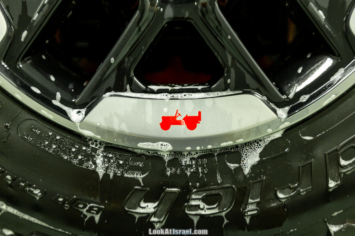 Llumar - пленка для защиты лакокрасочного покрытия автомобиля | LookAtIsrael.com - Фото путешествия по Израилю