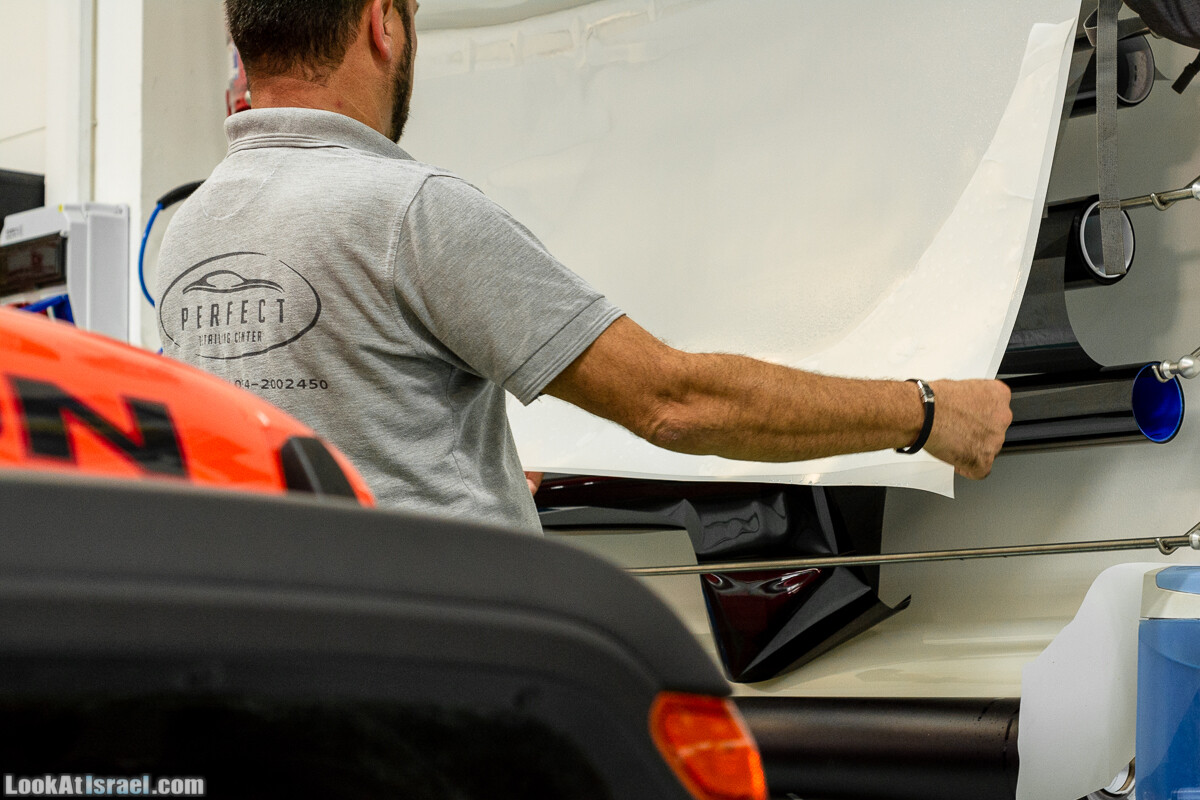 Llumar - пленка для защиты лакокрасочного покрытия автомобиля | LookAtIsrael.com - Фото путешествия по Израилю