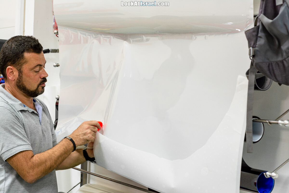 Llumar - пленка для защиты лакокрасочного покрытия автомобиля | LookAtIsrael.com - Фото путешествия по Израилю