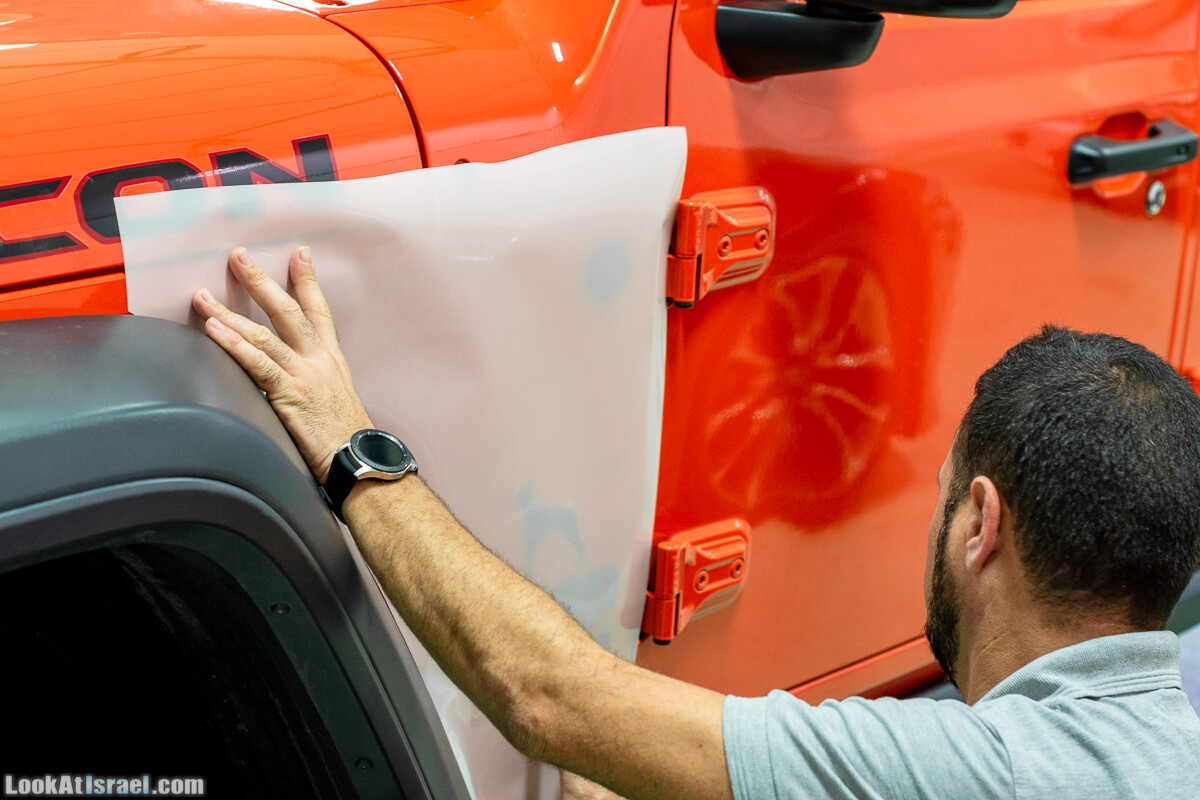 Llumar - пленка для защиты лакокрасочного покрытия автомобиля | LookAtIsrael.com - Фото путешествия по Израилю