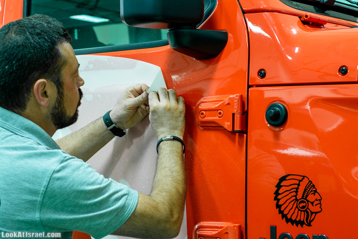 Llumar - пленка для защиты лакокрасочного покрытия автомобиля | LookAtIsrael.com - Фото путешествия по Израилю