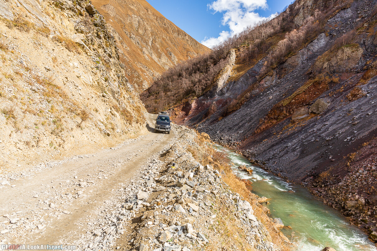 Путешествие на джипе по Грузии. Ущелья Хада, Трусо и Казбеги | LookAtIsrael.com - Фото путешествия по Израилю