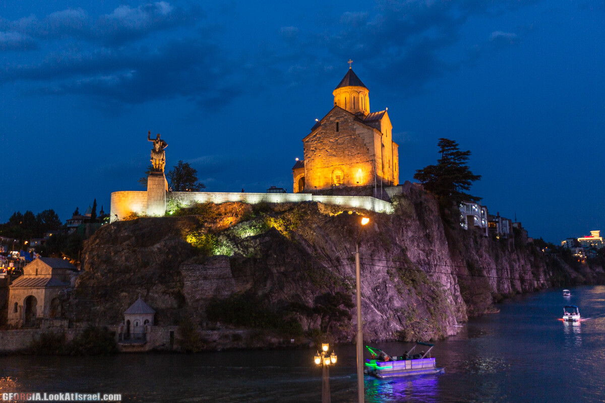 Ночной Тбилиси | LookAtIsrael.com - Фото путешествия по Израилю