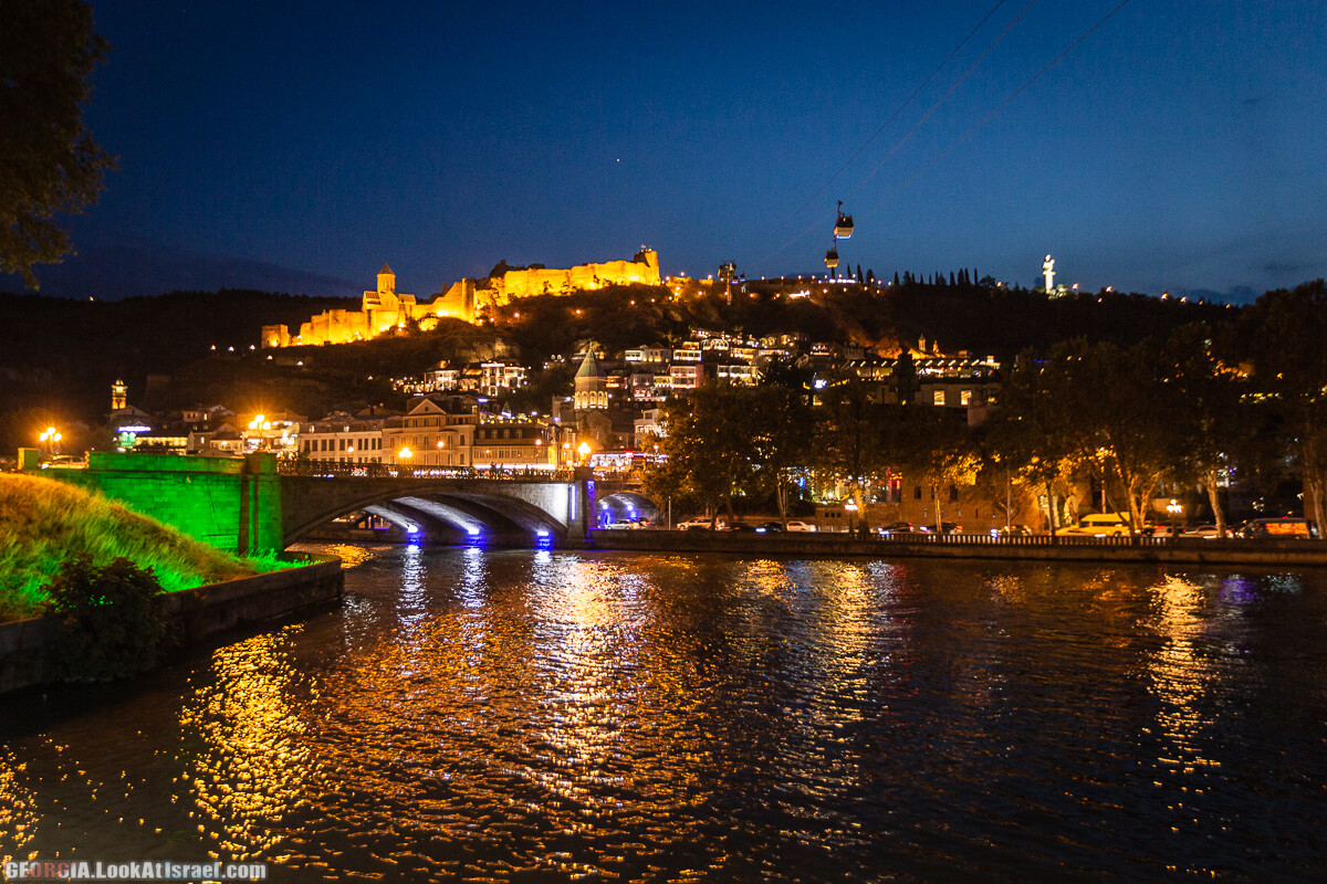 Ночной Тбилиси | LookAtIsrael.com - Фото путешествия по Израилю