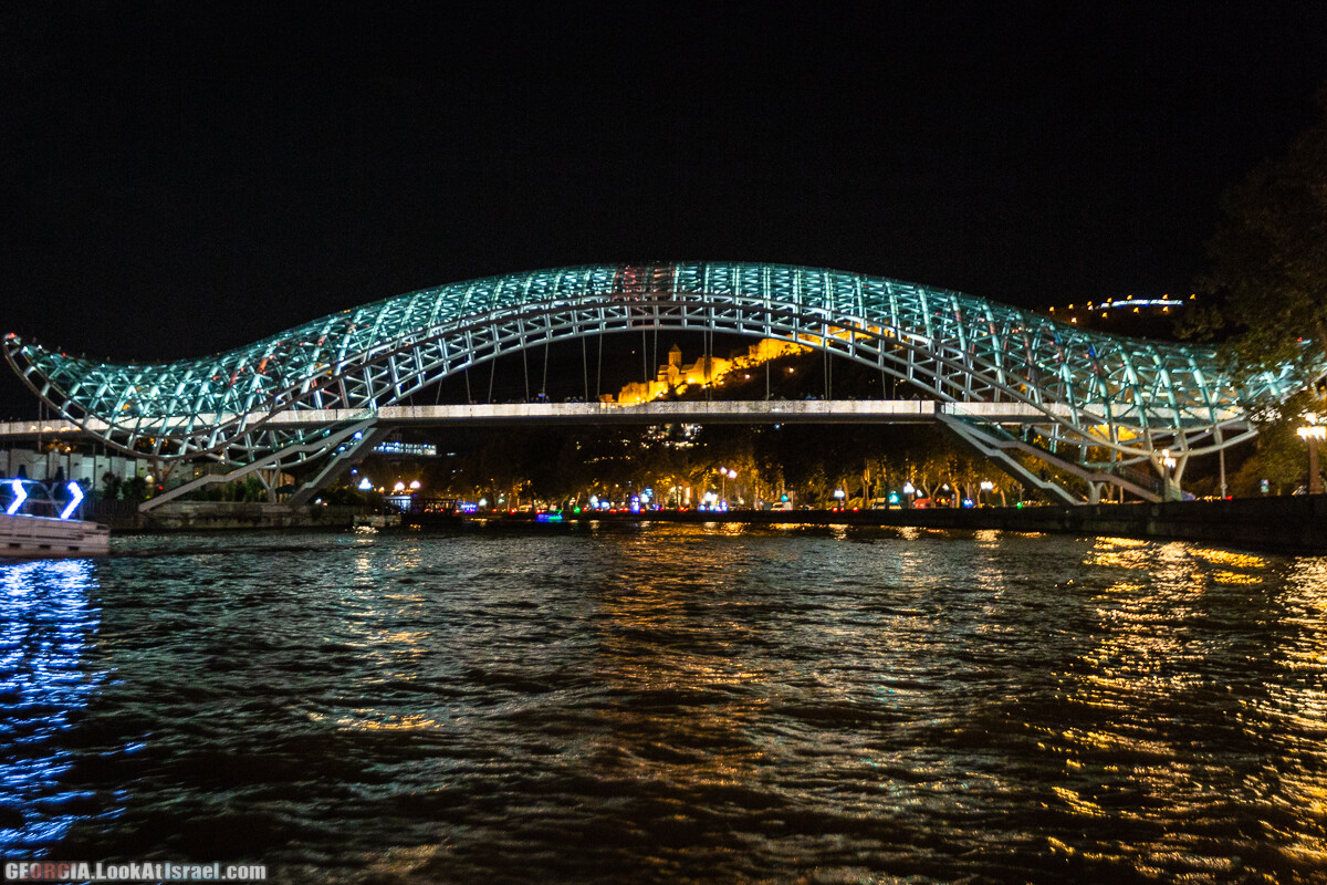 Ночной Тбилиси | LookAtIsrael.com - Фото путешествия по Израилю