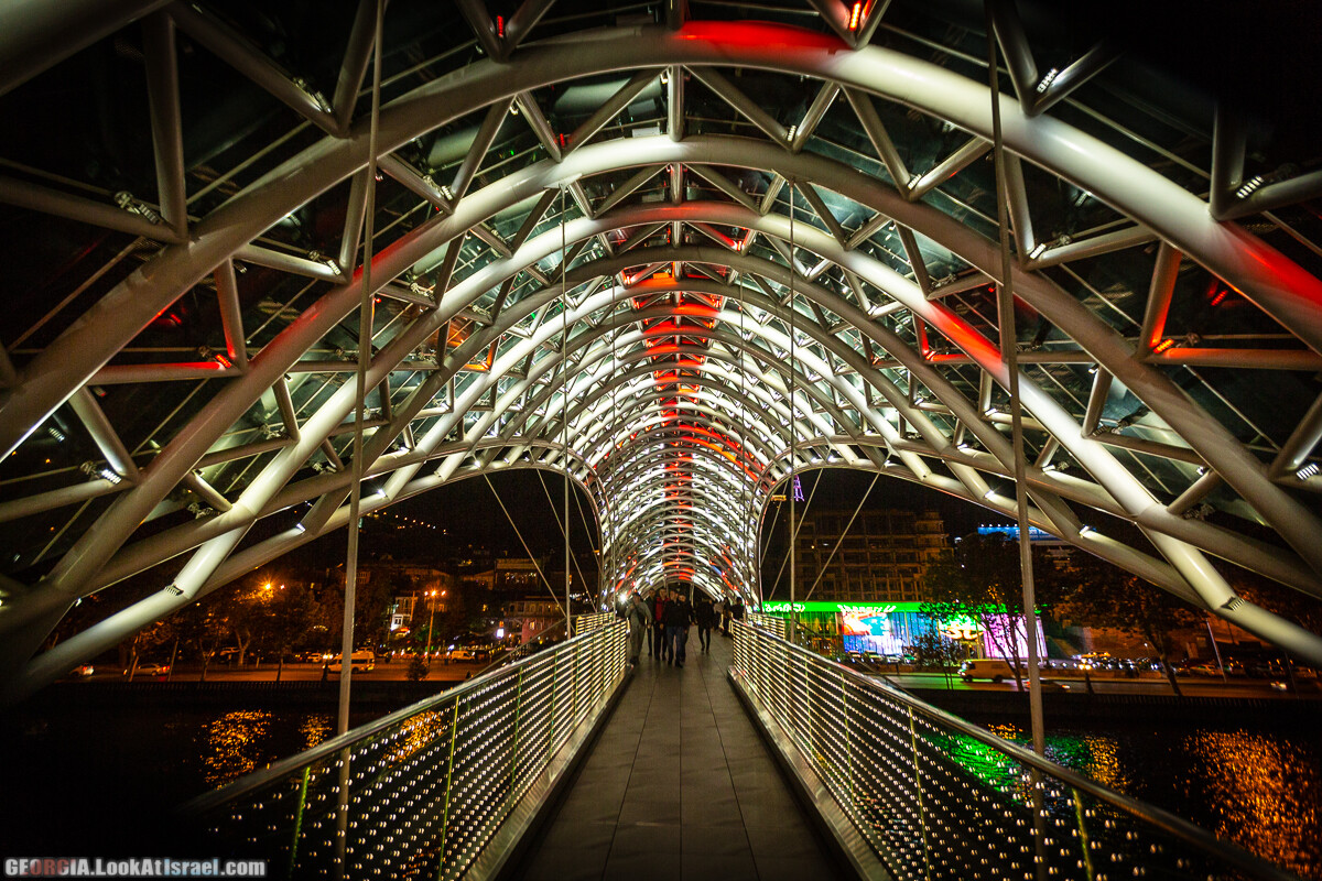 Ночной Тбилиси | LookAtIsrael.com - Фото путешествия по Израилю