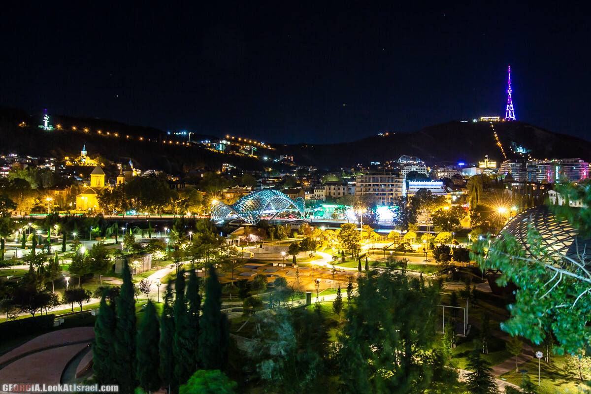 Ночной Тбилиси | LookAtIsrael.com - Фото путешествия по Израилю
