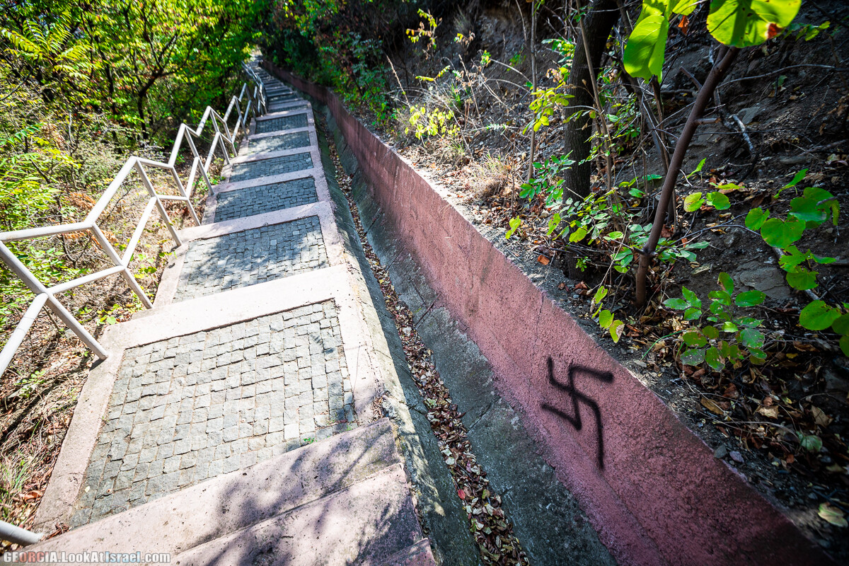 Графити и надписи Тбилиси | LookAtIsrael.com - Фото путешествия по Израилю