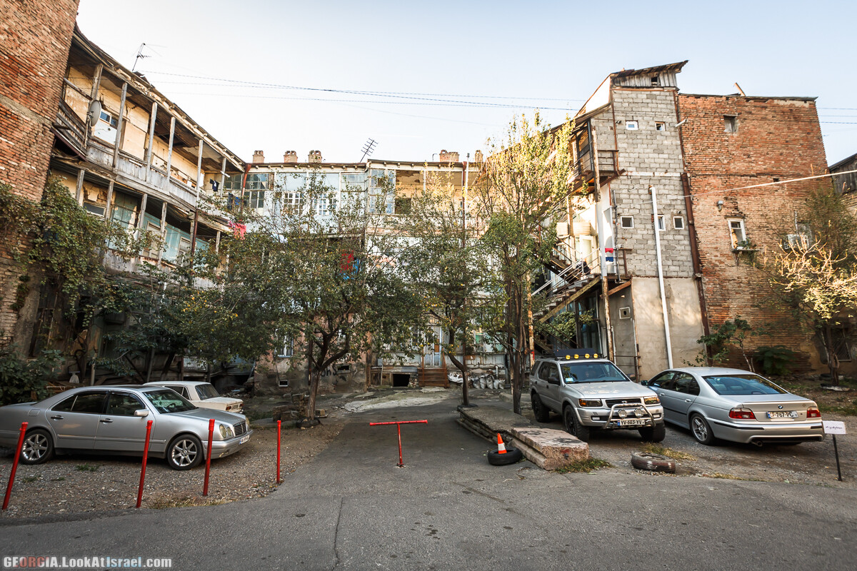 На задворках Тбилиси | LookAtIsrael.com - Фото путешествия по Израилю