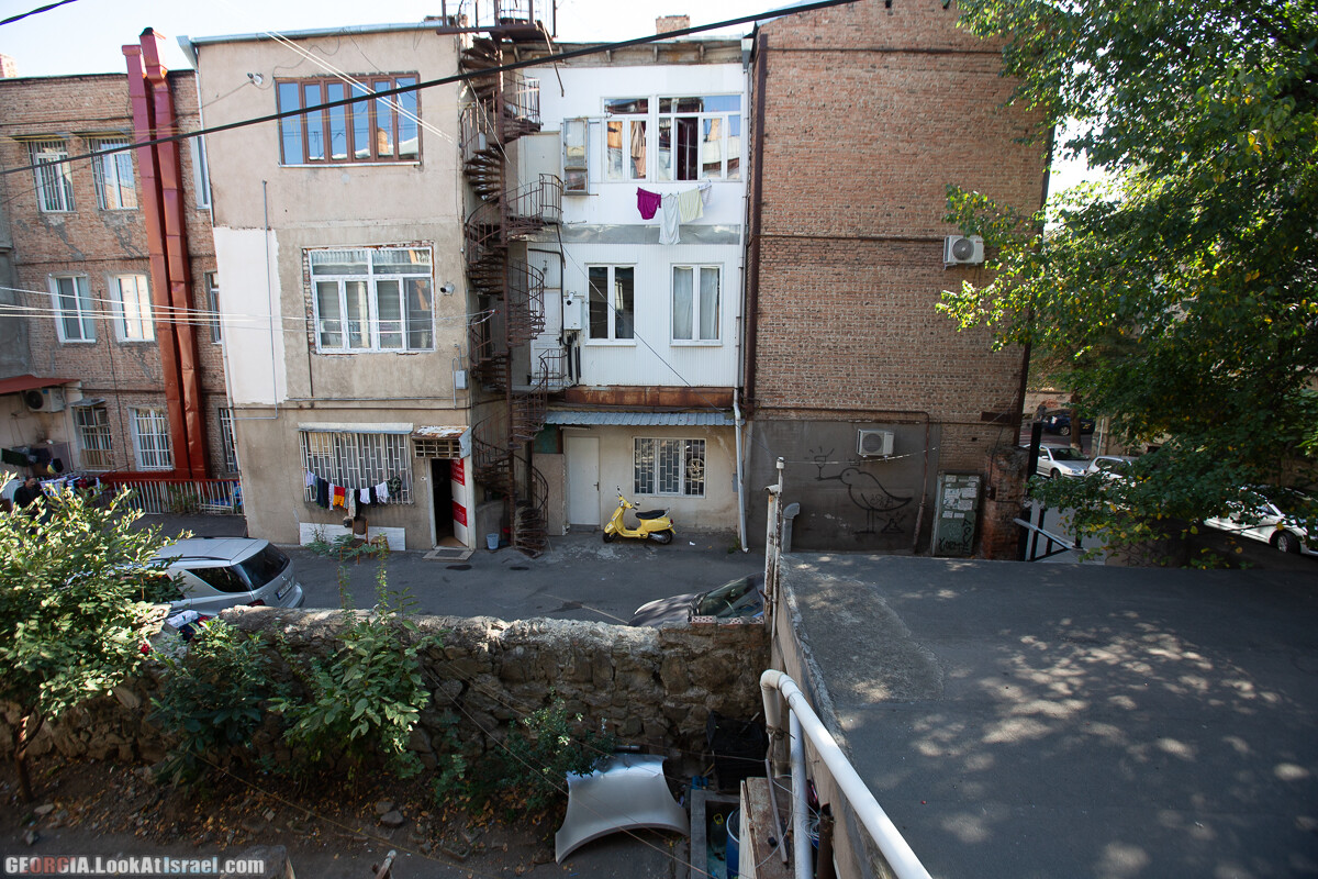 На задворках Тбилиси | LookAtIsrael.com - Фото путешествия по Израилю