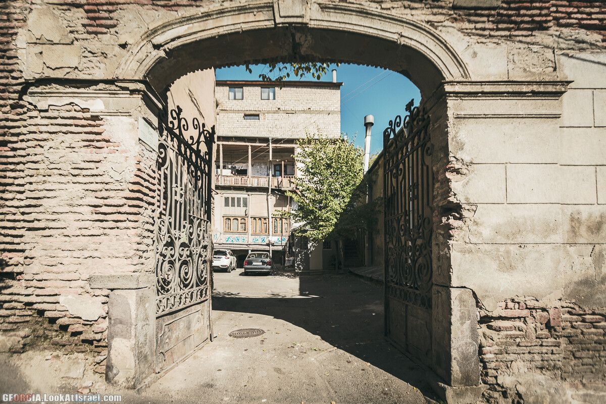 На задворках Тбилиси | LookAtIsrael.com - Фото путешествия по Израилю
