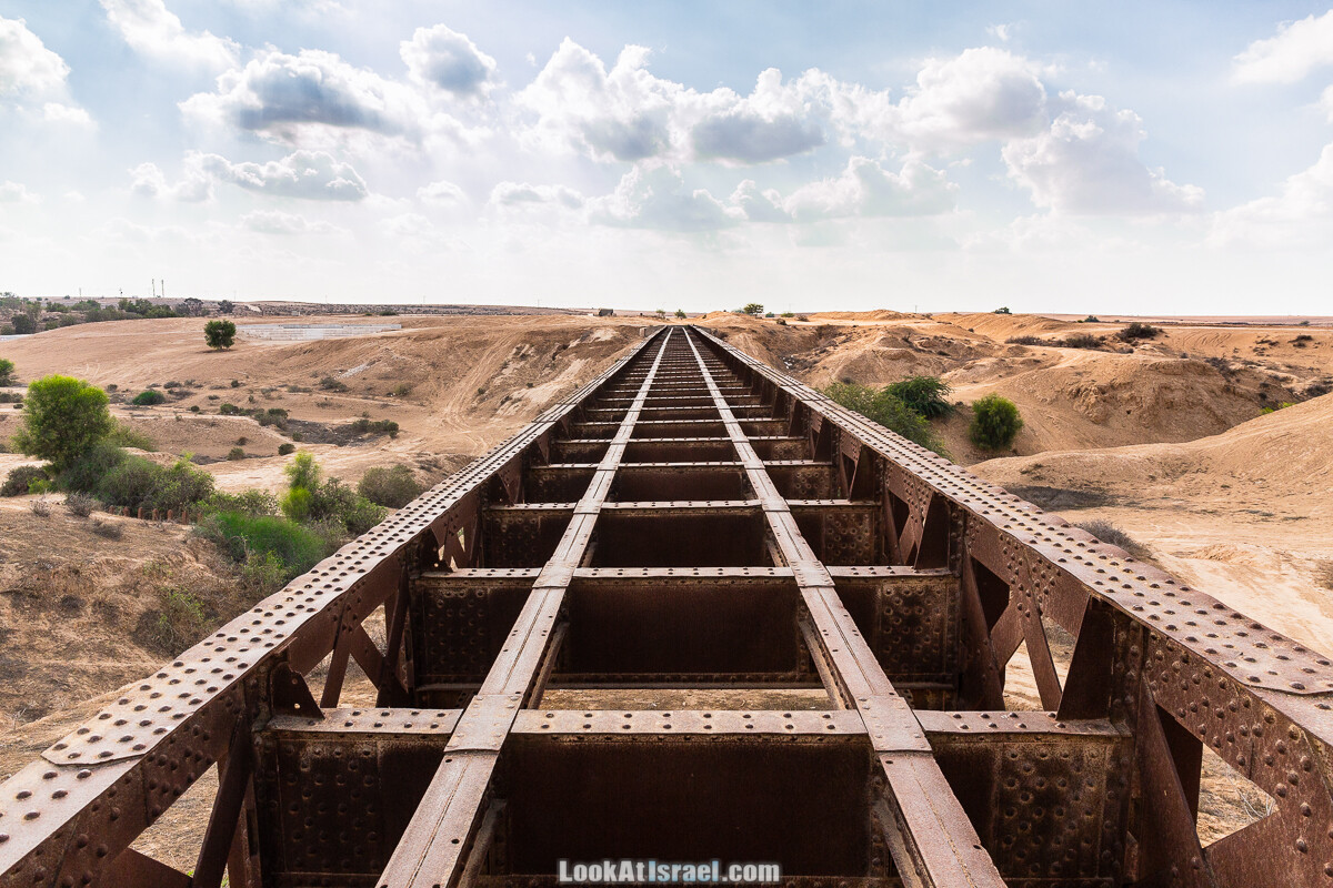 Останки британского моста над ручьём Офаким |גשר הרכבת הבריטי על נחל אופקים | LookAtIsrael.com - Фото путешествия по Израилю