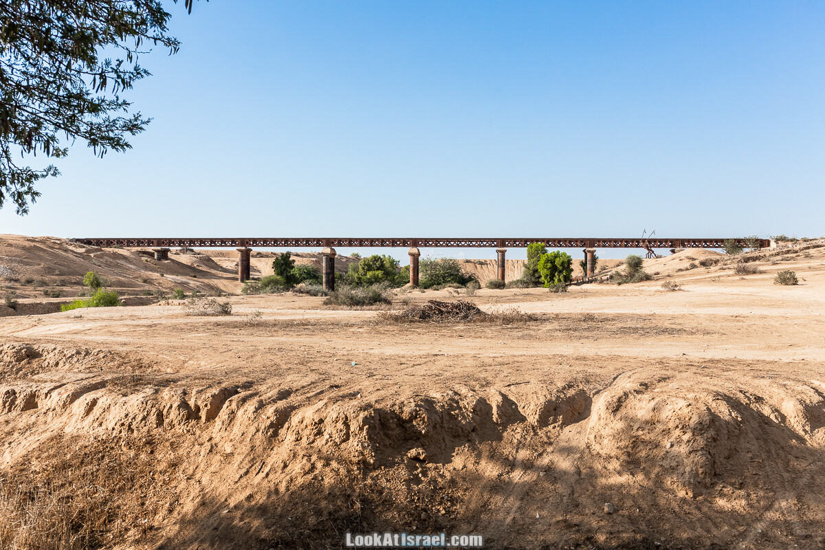 Останки британского моста над ручьём Офаким |גשר הרכבת הבריטי על נחל אופקים | LookAtIsrael.com - Фото путешествия по Израилю