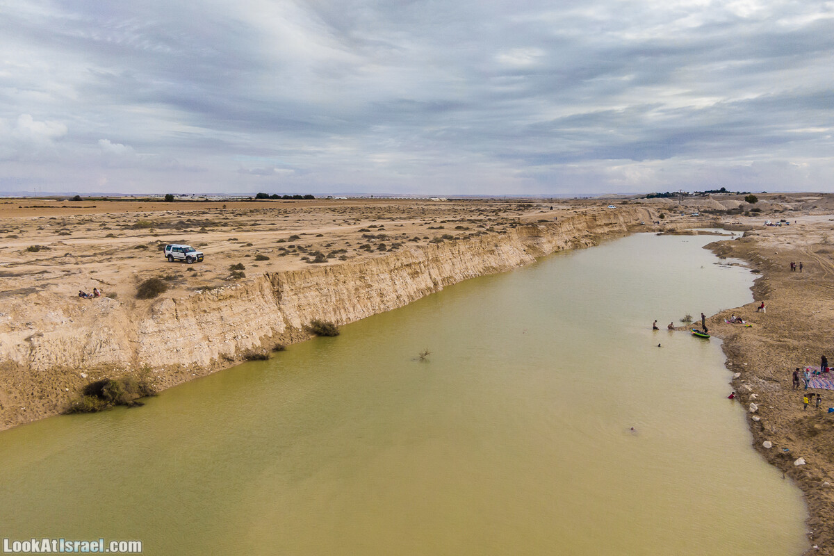 Редкое сезонное озеро в Ницане | LookAtIsrael.com - Фото путешествия по Израилю