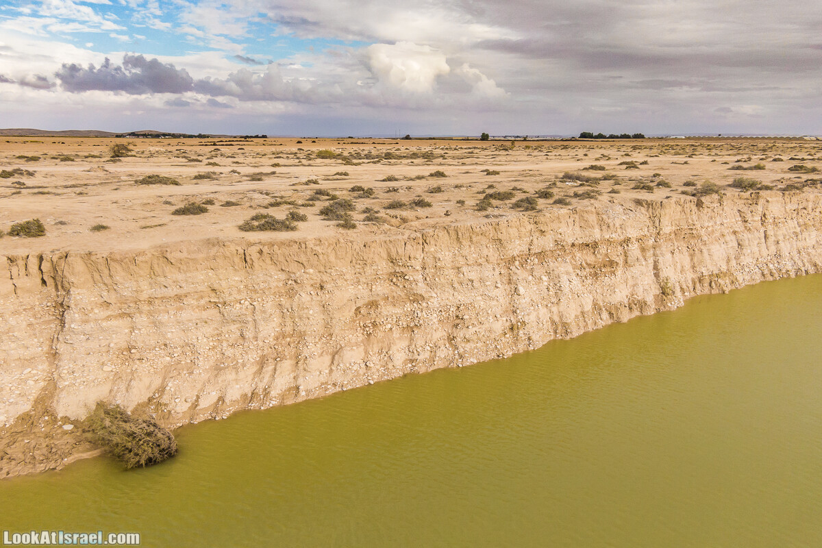 Редкое сезонное озеро в Ницане | LookAtIsrael.com - Фото путешествия по Израилю