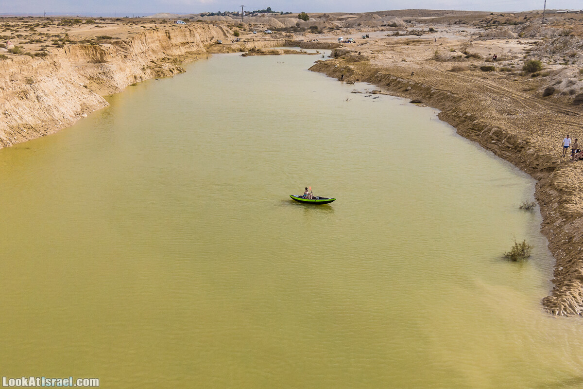 Редкое сезонное озеро в Ницане | LookAtIsrael.com - Фото путешествия по Израилю