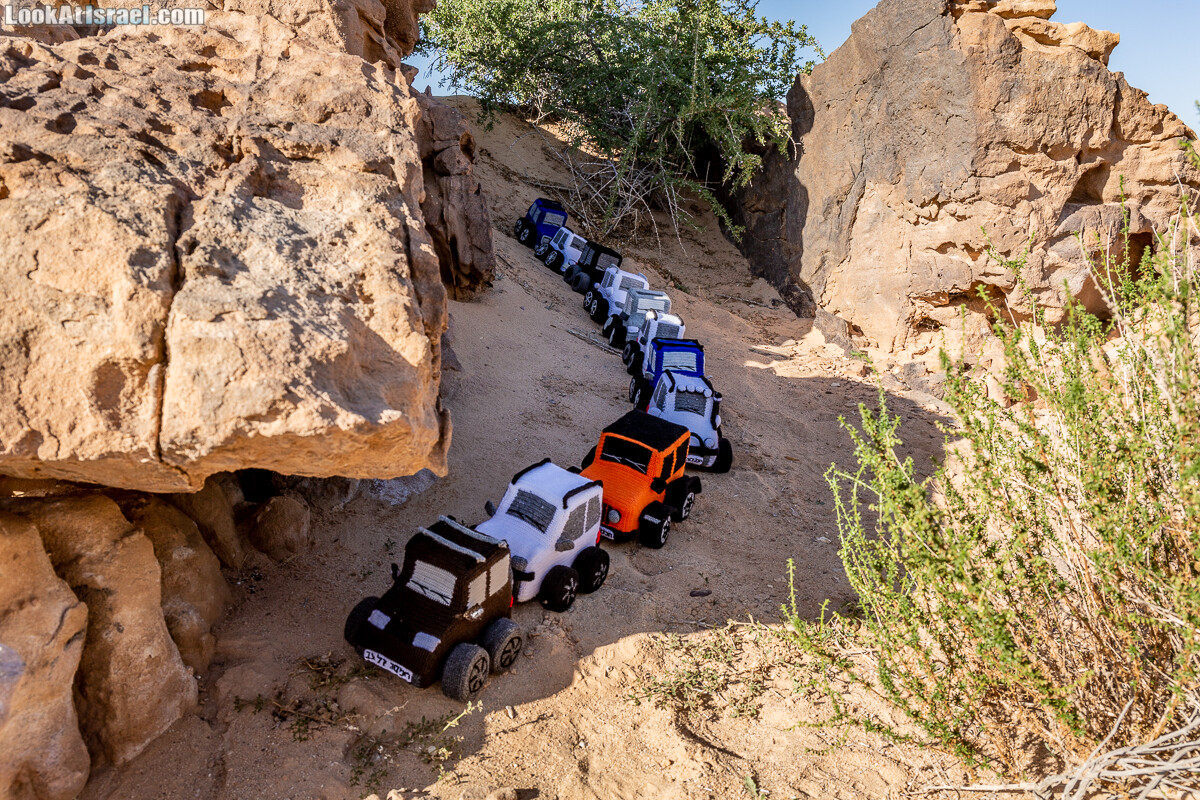 Игрушечные вязаные внедорожники | LookAtIsrael.com - Фото путешествия по Израилю