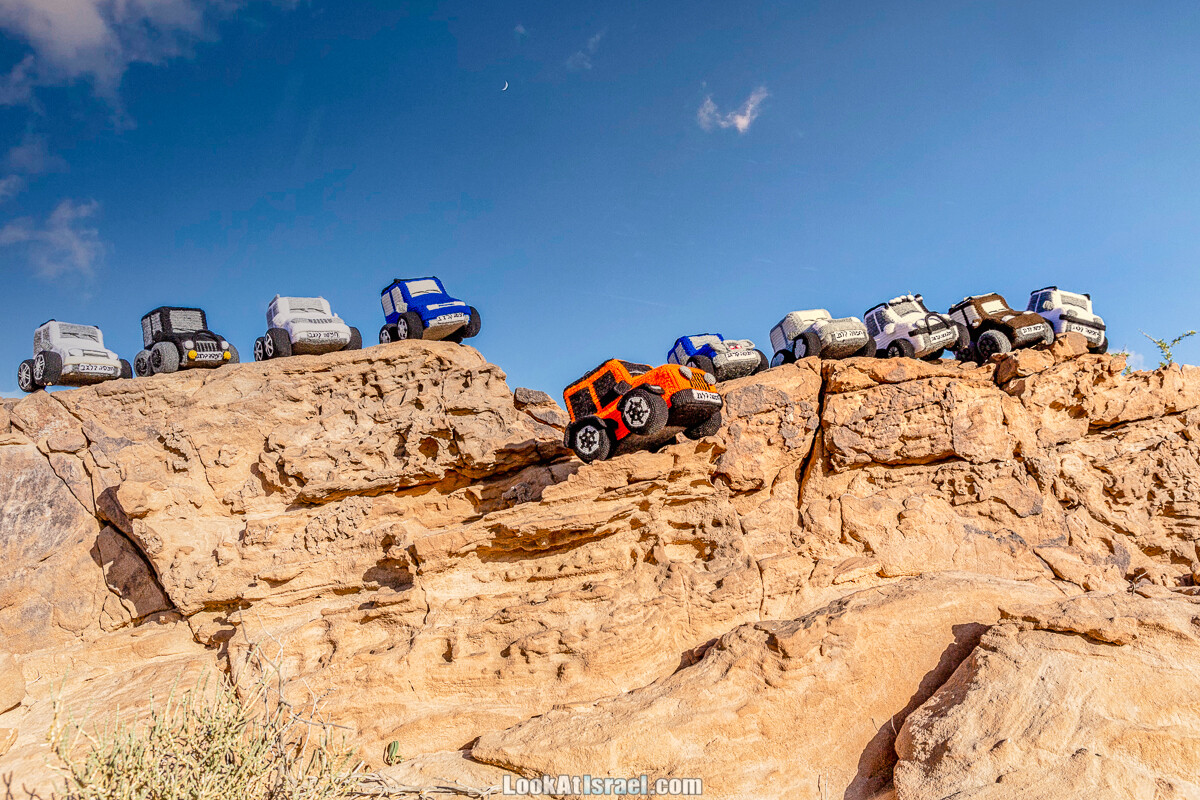 Игрушечные вязаные внедорожники | LookAtIsrael.com - Фото путешествия по Израилю