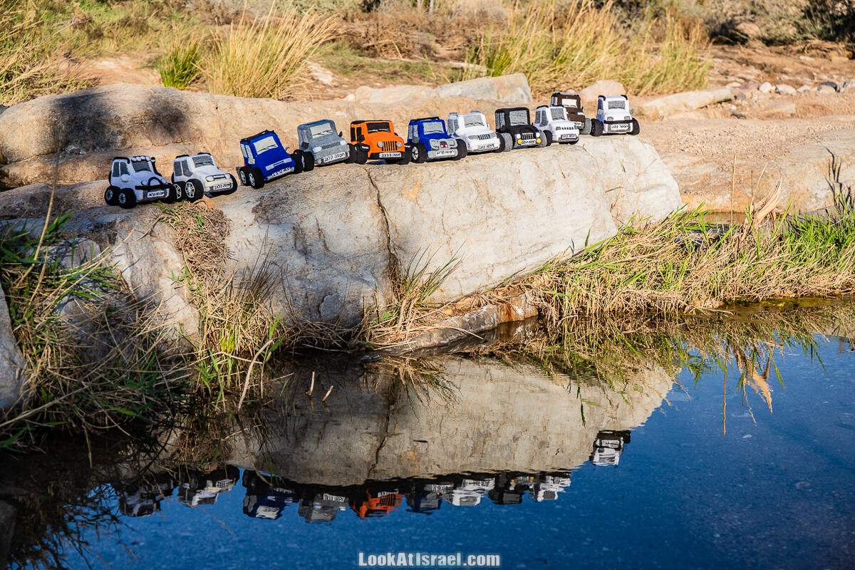 Игрушечные вязаные внедорожники | LookAtIsrael.com - Фото путешествия по Израилю