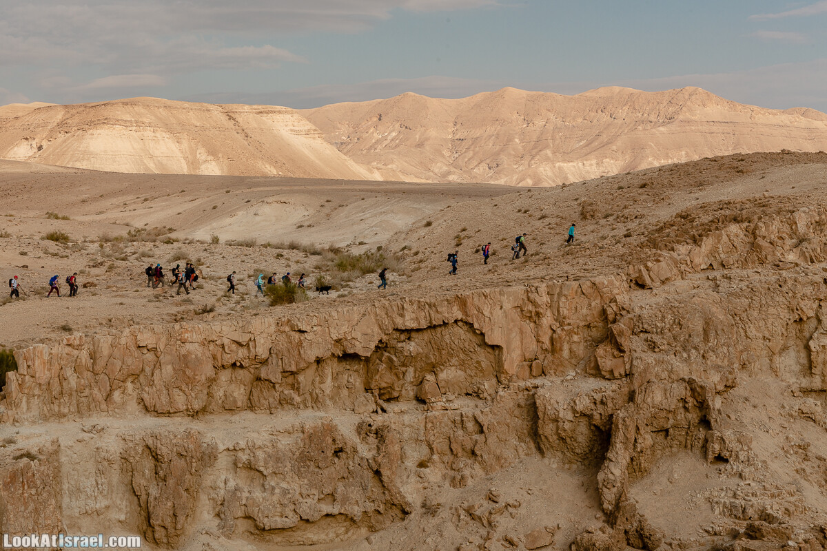 Поход по ущельям Тор и Самар, карболет, Мацок а-Этеким | נחל טור וסמר, כתף טור, מצוק העתקים | LookAtIsrael.com - Фото путешествия по Израилю