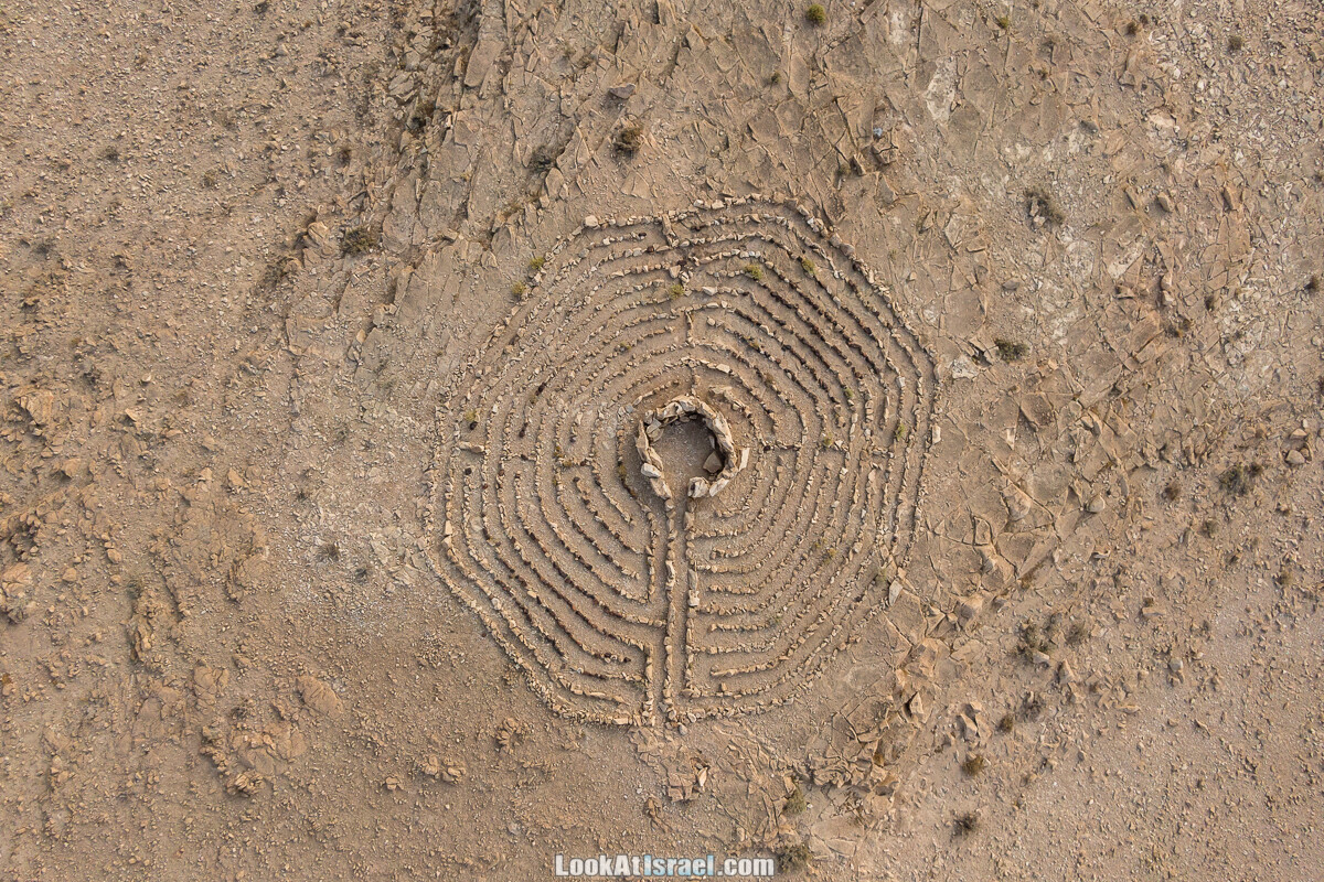 Поход по ущельям Тор и Самар, карболет, Мацок а-Этеким | נחל טור וסמר, כתף טור, מצוק העתקים | LookAtIsrael.com - Фото путешествия по Израилю