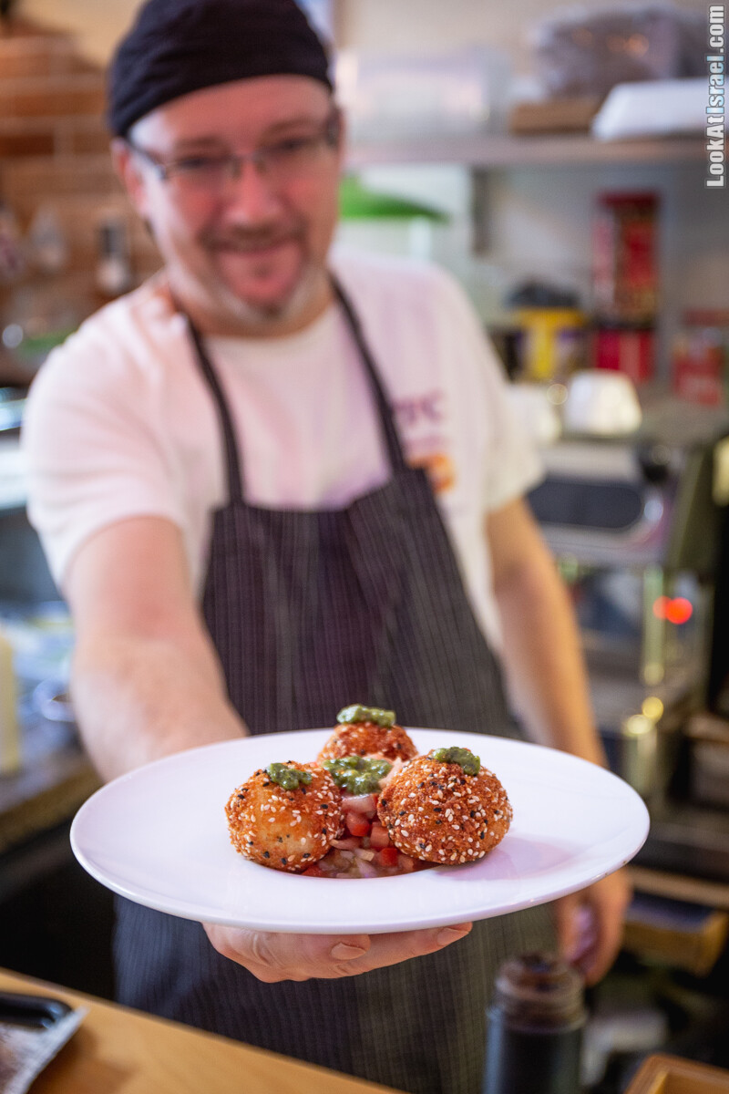 PFC - Лучшие гамбургеры Яффо | Popa Family Company - Best hamburgers in Jaffa | LookAtIsrael.com - Фото путешествия по Израилю