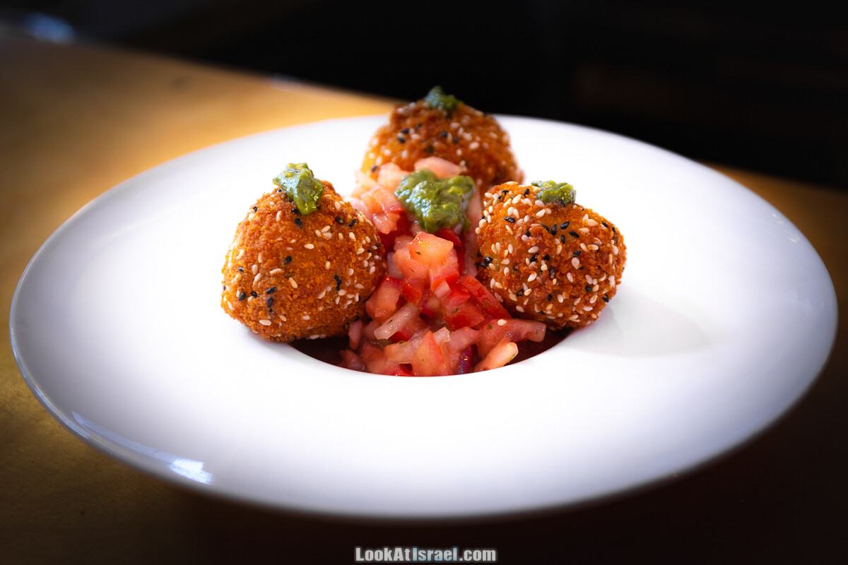 PFC - Лучшие гамбургеры Яффо | Popa Family Company - Best hamburgers in Jaffa | LookAtIsrael.com - Фото путешествия по Израилю